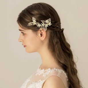 Trendy Lovely White Flower Hair Pins with Beads