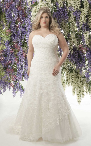 refined Sweetheart Criss-cross Lace plus size wedding dress With Appliques And Corset Back