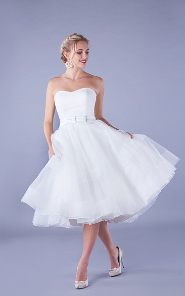 Simple Organza Aline Strapless Knee-length Wedding Dress