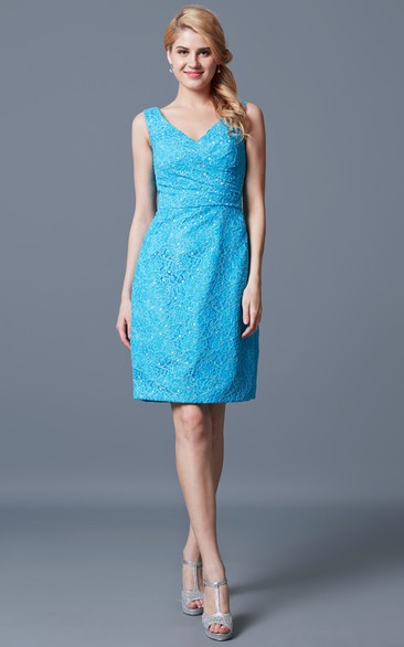 Classic Sleeveless Short Lace Dress With V Neckline