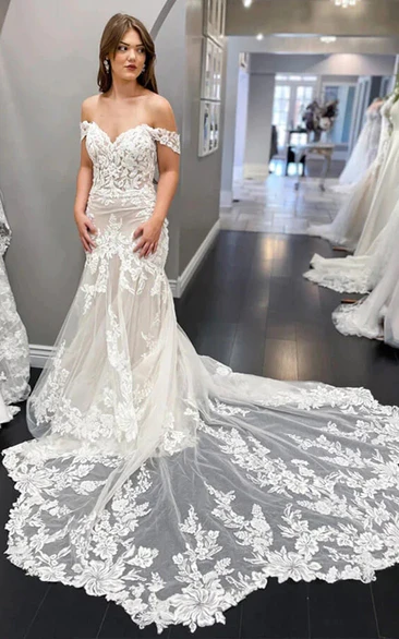 Lace Applique Off-the-shoulder Tulle Mermaid Wedding Dress with Court Train