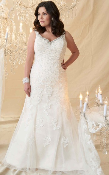 V-neck Sleeveless Beaded plus size wedding dress With Appliques And Court Train