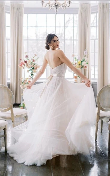 Adorable Plunged Sleeveless A-line Tulle Empire Wedding Dress