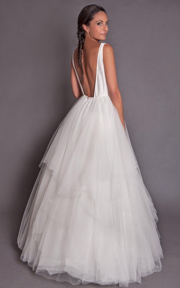 Backless Layers Wedding Sleeveless High-Neckline Tulle Gown
