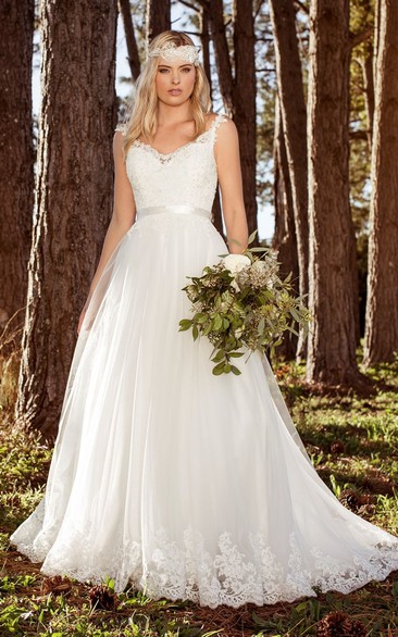 Elegant A-line Straps Floor-length Wedding Dress with ruching