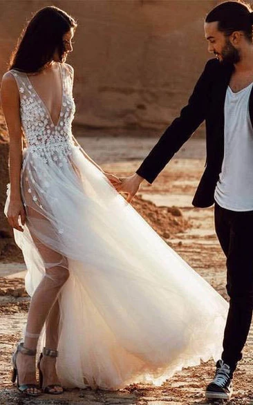 V-neck Sexy Beach Sleeveless Tulle Ethereal Wedding Dress