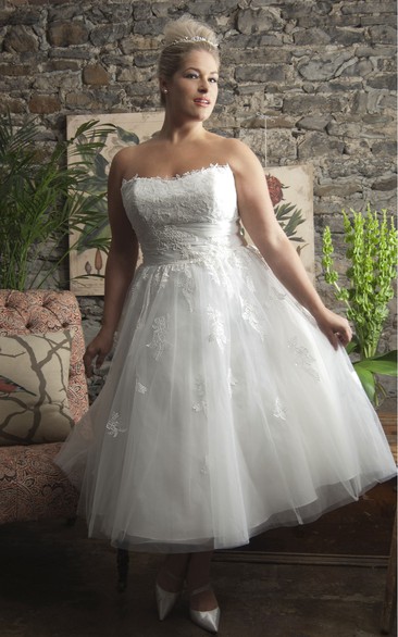 Strapless Tea-length A-line Tulle Wedding Dress With Appliques And Corset Back