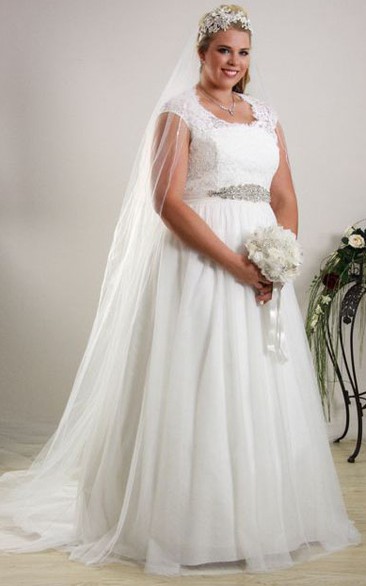 V-neck Cap-sleeve Tulle Appliqued plus size wedding dress With Beading