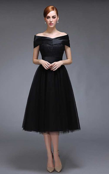 A-line Knee-length V-neck Cap Short Sleeve Tulle Dress with Pleats