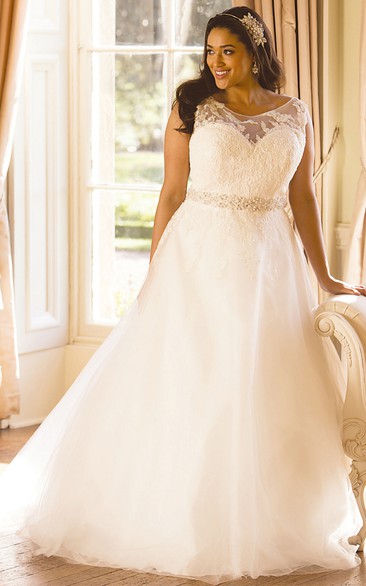 Cap-sleeve Scoop-neck Tulle plus size Wedding Dress With Appliques And Embellished Waist