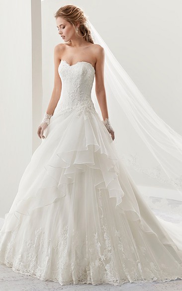 Sweetheart A-line draped Wedding Dress With Appliques And Corset Back