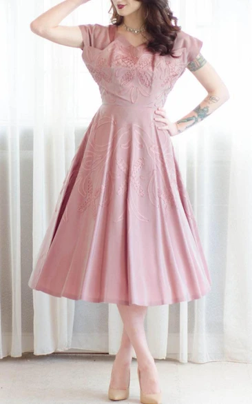 blushing Short Sleeve A-line short Dress With floral Appliques