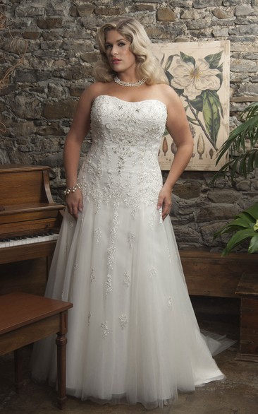 Strapless A-line Tulle Wedding Dress With Appliques And Corset Back