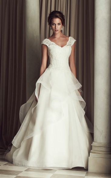 V-neck Cap-sleeve A-line Ruffled Wedding Dress With Appliques And Court Train