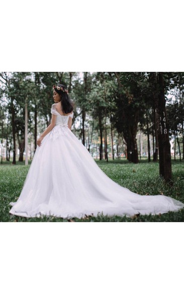 Off-the-shoulder A-line Tulle Ball Gown With Appliques And Chapel Train