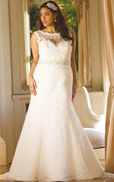 Scoop-neck Sleeveless Mermaid Lace plus size wedding dress With Embellished Waist