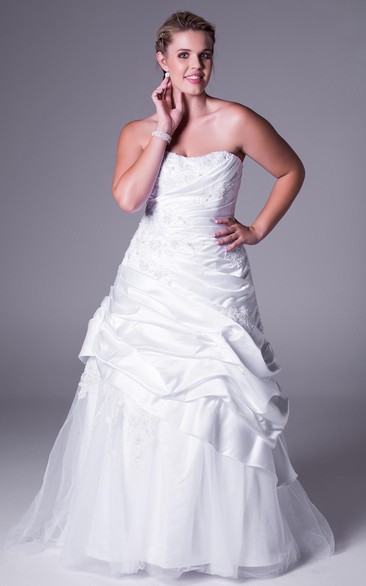Strapless Pick-up Satin A-line plus size Dress With Appliques And Court Train