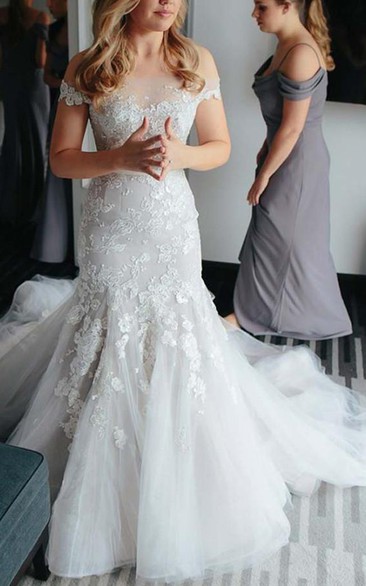 Off-the-shoulder Lace Tulle Cap Short Sleeve Wedding Dress