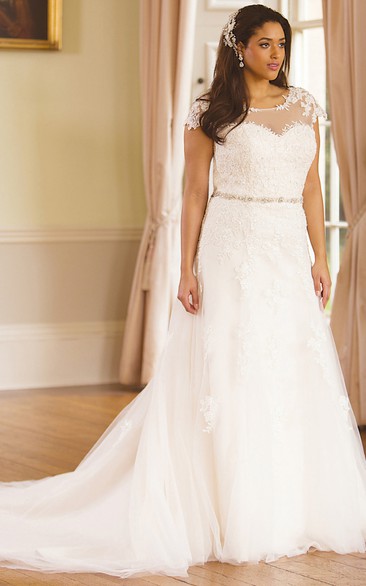 Scoop-neck A-line Cap-sleeve Appliqued plus size Wedding Dress With Low-V Back
