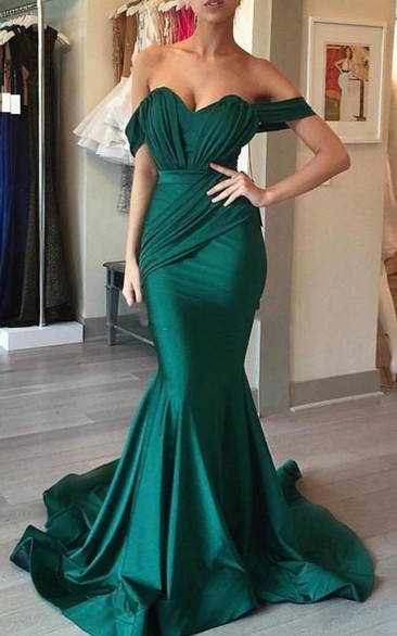 Off-the-shoulder Satin Sleeveless Floor-length Sweep Train Prom Dress with Ruching
