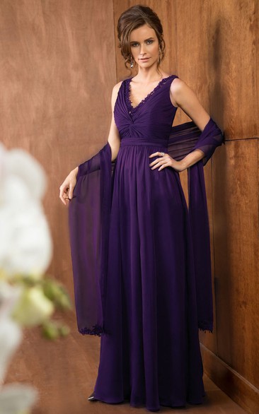 V-neck Chiffon Sleeveless Dress With Lace And central Ruching