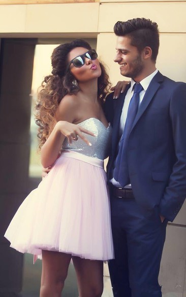 Modern Sweetheart Sleeveless Short Homecoming Dress With Bowknot Sequins