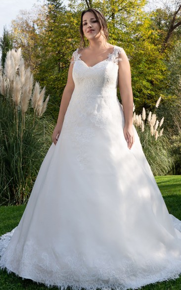 Simple A Line Sweep Train Floor-Length Queen Anne Wedding Dress With Appliques