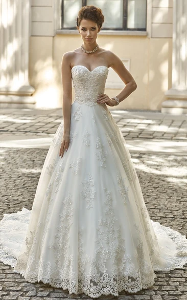 A-line Sweetheart Sleeveless Floor-length Lace Wedding Dress with Corset Back and Appliques