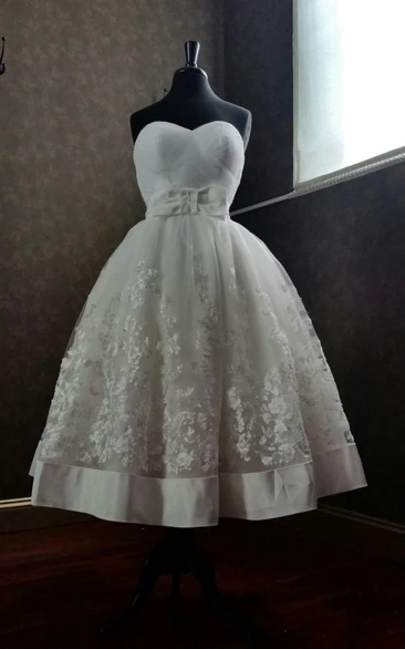 Appliqued Bow Wedding Tea-Length Cute A-Line Gown