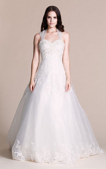 Queen Anne A-line Tulle Lace Appliqued Wedding Dress With Court Train