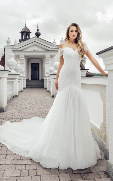 Elegant Off-the-shoulder Trumpet Ruched Wedding Dress with Chapel Train