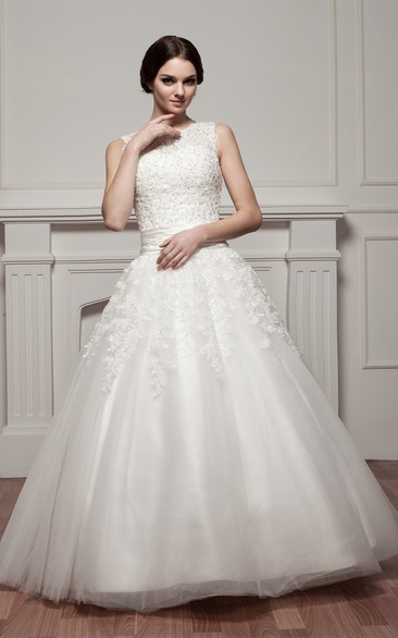 Appliqued Tulle Overlay Sleeveless Bateau-Neckline Ball Gown