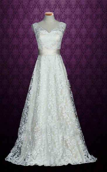 V-neck Lace Sleeveless A-line Wedding Dress With back bow
