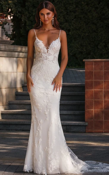 Spaghetti Plunged Lace Applique Casual Wedding Dress with Applique