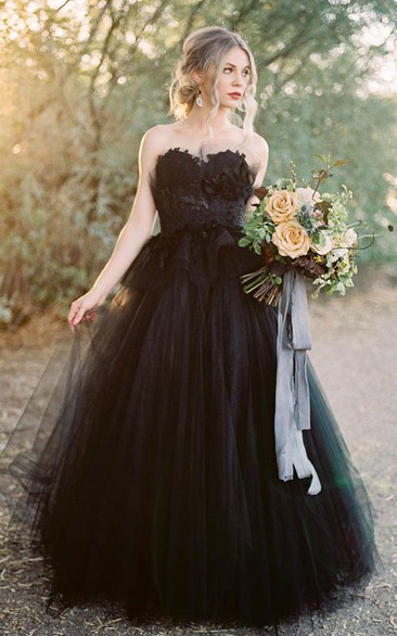 Black Gothic Ball Gown Sweetheart Floor Length Tulle Wedding Dress with Appliques and Peplum