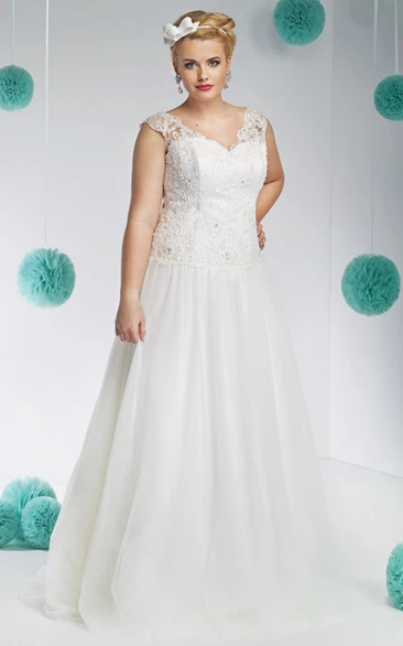 V-neck Sleeveless Tulle Wedding Dress With Lace Appliques