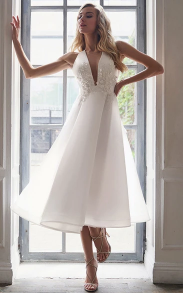 Sexy V-neck Sleeveless Tea-length A-line Satin Applique Wedding Dress
