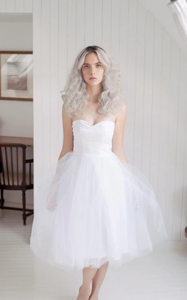 Sweetheart Pleated Tulle Tea-Length Sleeveless Gown
