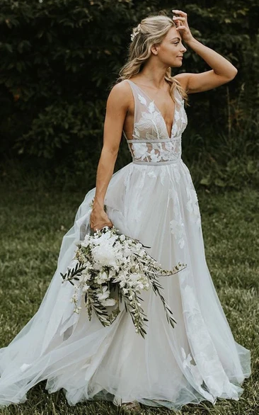 Modern Sleeveless Tulle A Line V-neck Floor-length Wedding Dress with Appliques