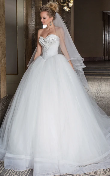 Ball Gown Sweetheart Sleeveless Floor-length Tulle Wedding Dress with Lace-up and Beading