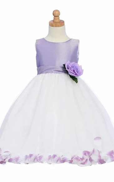 Ball Gown Scoop Sleeveless Tea-length Tulle Flowergirl Dress with Button and Flower