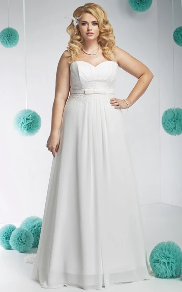 Sweetheart A-line plus size wedding dress With Sweep Train And Corset Back