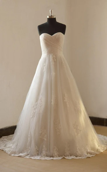 Romantic A Line Lace Wedding With Sweetheart Neckline Dress