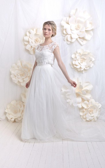 Scoop-neck Cap-sleeve Tulle Wedding Dress With Lace top And bow