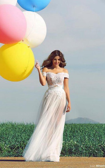 Delicate Off-the-shoulder Tulle Wedding Dress Lace Appliques