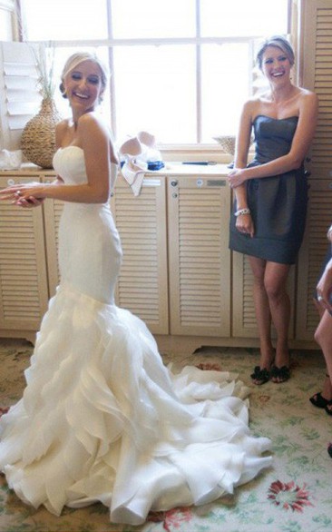 Sweetheart Organza Tulle  Sleeveless Wedding Gown