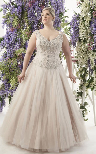 champagne Plunged Sleeveless Tulle plus size wedding dress With Beading