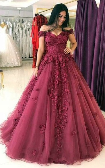 Off-the-shoulder Tulle Sleeveless Floor-length Brush Train Ball Gown Prom Dress with Petals