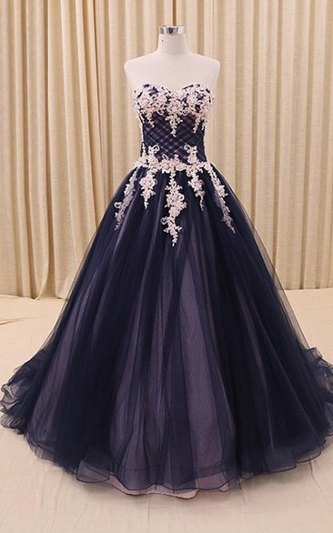 A-Line Tulle Corset Sweetheart Appliqued Bell Court-Train Ball Gown