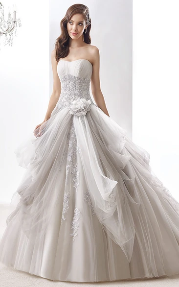 Ball Gown Sweetheart Sleeveless Floor-length Tulle Wedding Dress with Ruching and Appliques